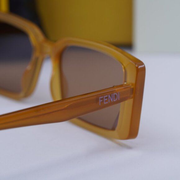 Final Price! Fendi FE40164I 44J Sunglasses main image 6